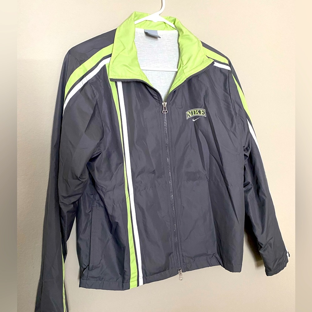 Nike Women’s Windbreaker Jacket